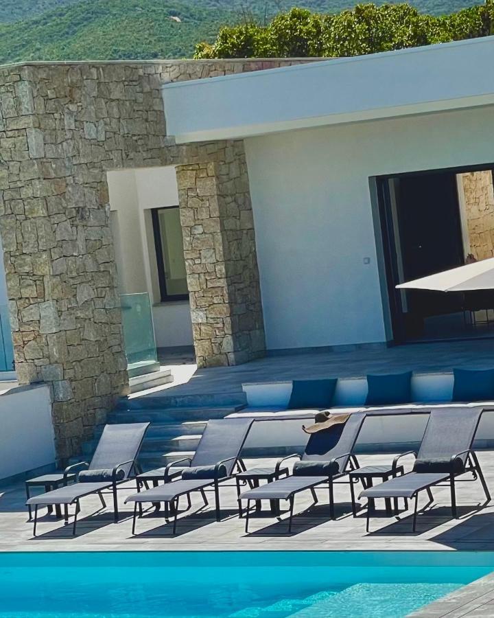 Les Du Domaine Napoleon Corsica Vue Et Piscine